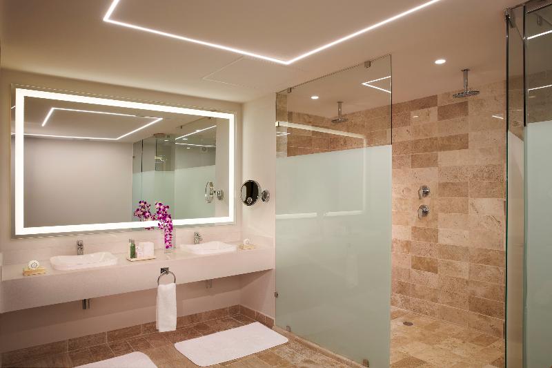 سوئیت کلوب با چشم‌انداز دریا, Dreams Sapphire Resort & Spa