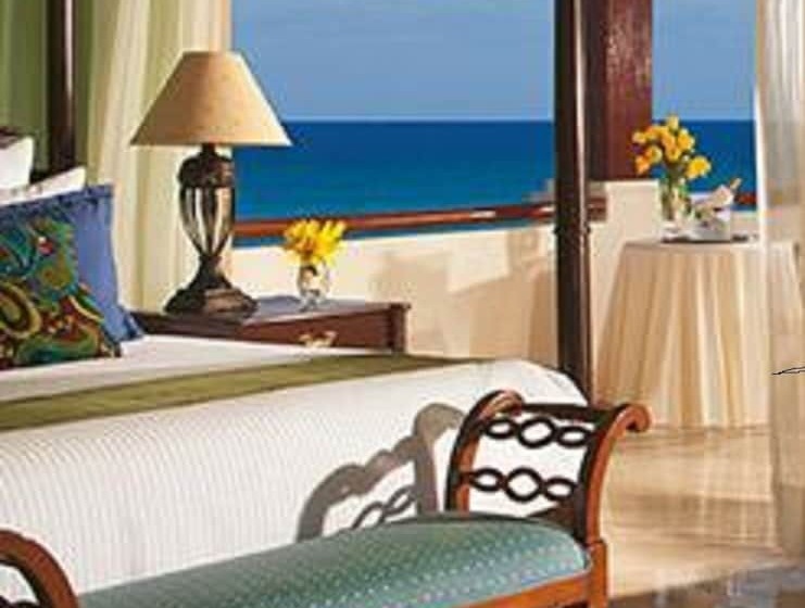 سوئیت کلاب, Dreams Sapphire Resort & Spa