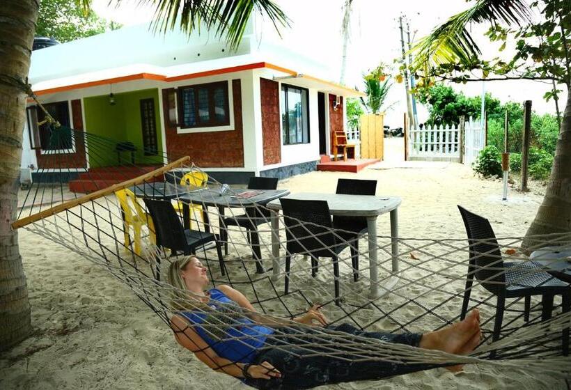 اتاق لوکس, Funky Art Beach House