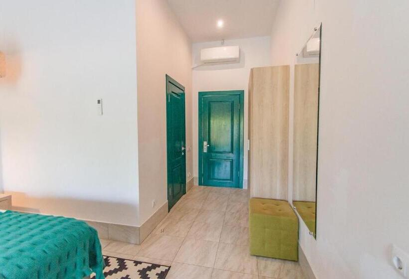 اتاق استاندارد, Aquamarine Family Club