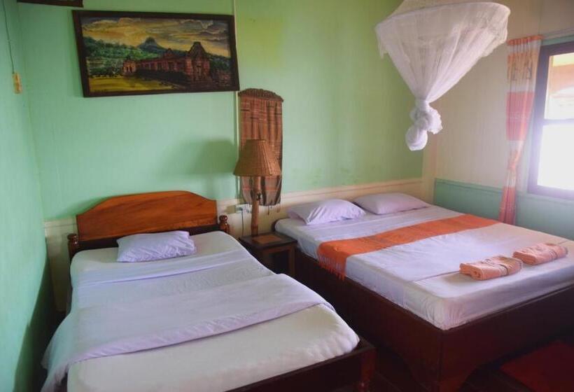 اتاق استاندارد سه نفره, Anouxa Riverview Guesthouse