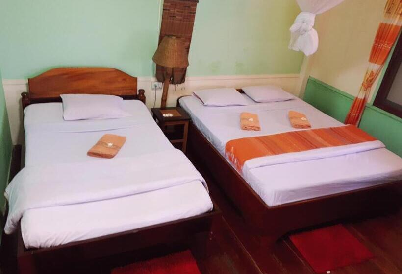اتاق استاندارد سه نفره, Anouxa Riverview Guesthouse