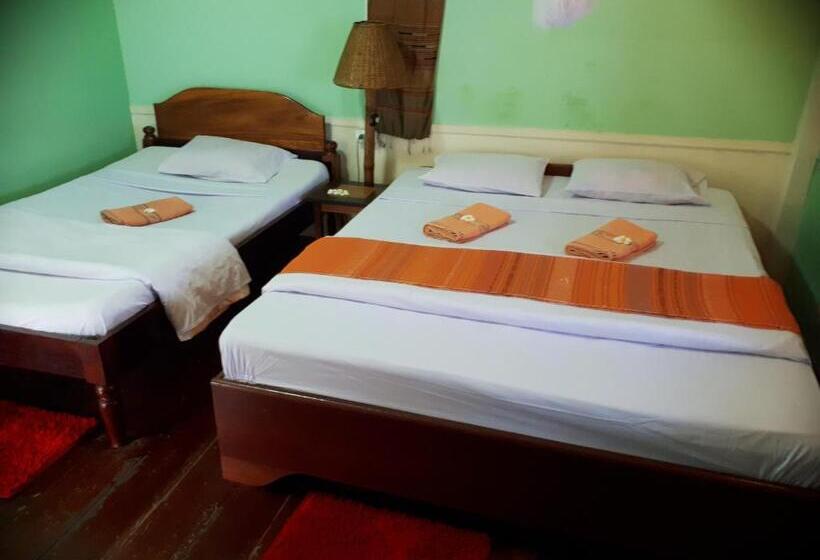 اتاق استاندارد سه نفره, Anouxa Riverview Guesthouse