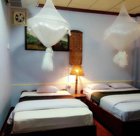 اتاق استاندارد سه نفره, Anouxa Riverview Guesthouse
