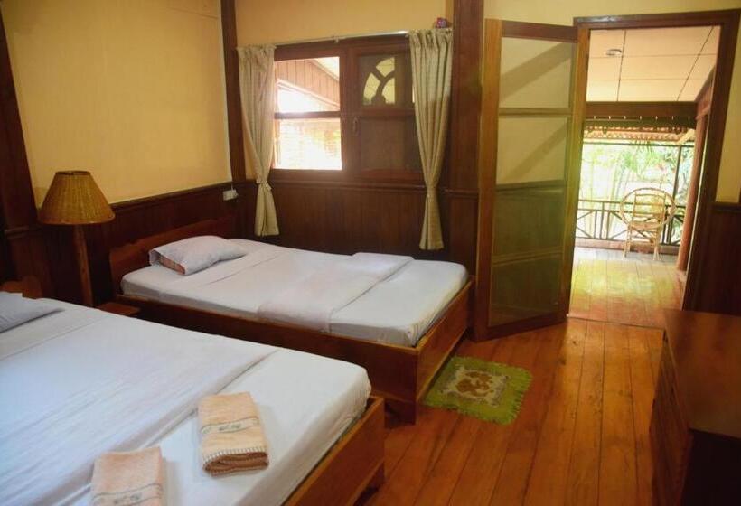 اتاق استاندارد سه نفره, Anouxa Riverview Guesthouse