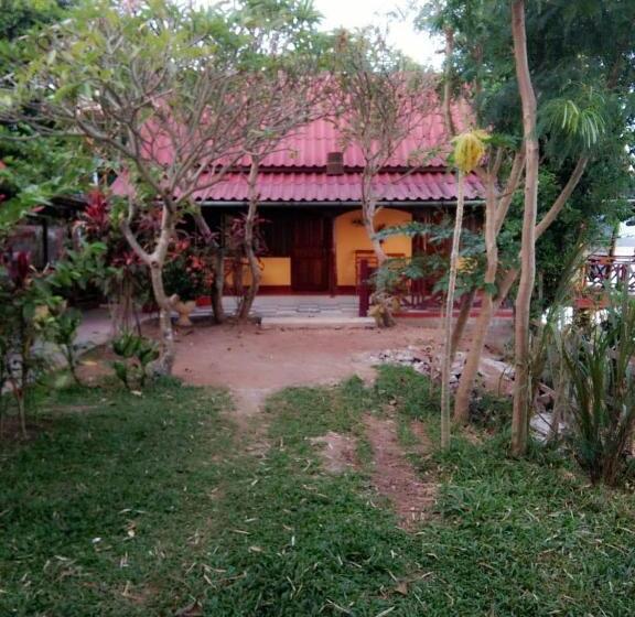 اتاق استاندارد سه نفره, Anouxa Riverview Guesthouse