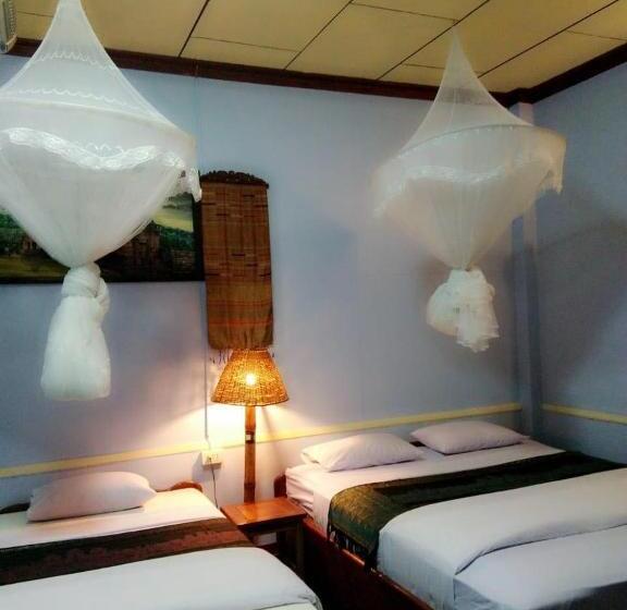 اتاق استاندارد سه نفره, Anouxa Riverview Guesthouse