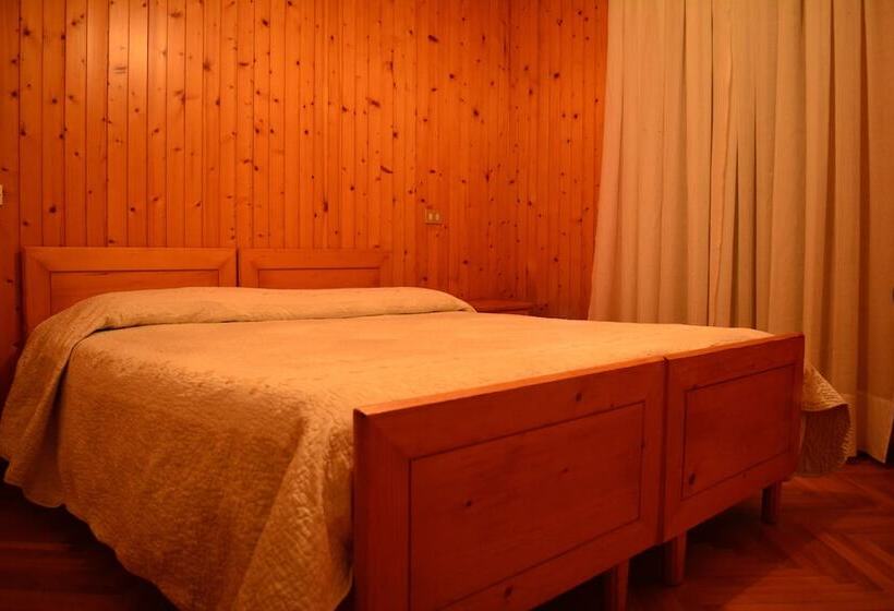 اتاق استاندارد با چشم‌انداز کوهستان, Albergo Alpina