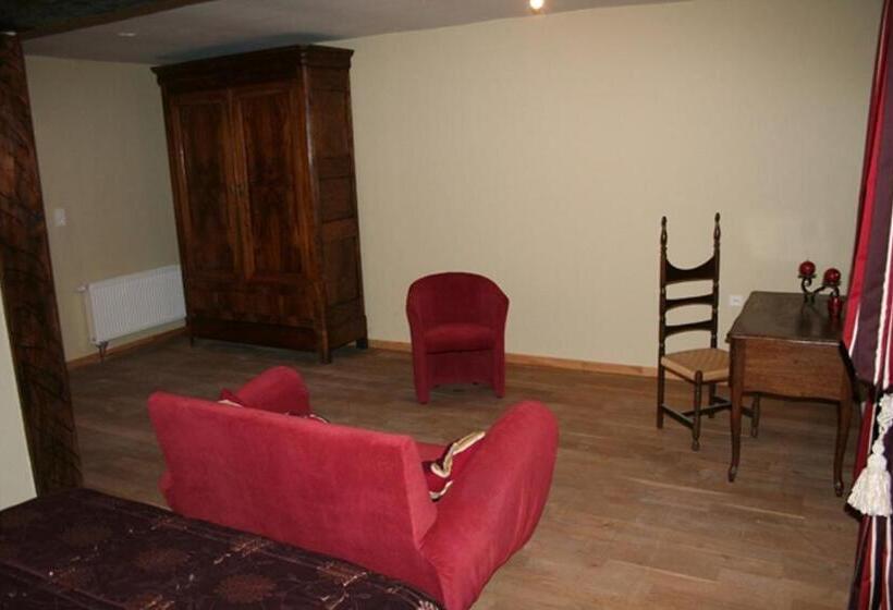 Номер Стандарт Трехместный, Chambres D'hotes Les Hirondelles