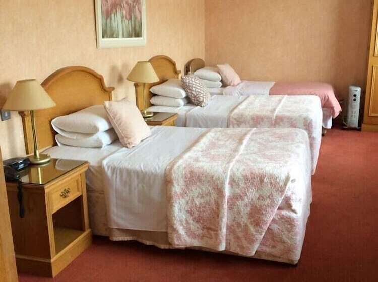 Семейный Номер, Cashen Course House