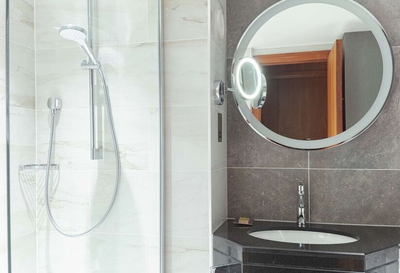 Номер Deluxe, Hilton Belfast