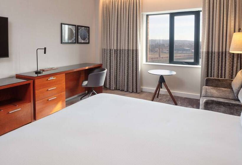 Семейный Номер, Hilton Belfast