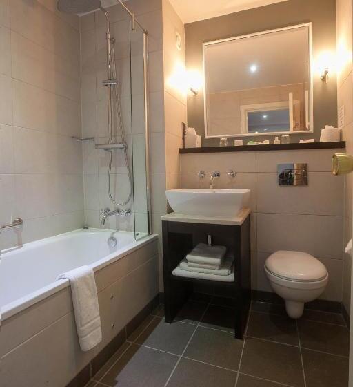 Индивидуальный Номер Классика, London Chigwell Prince Regent Hotel, Bw Signature Collection