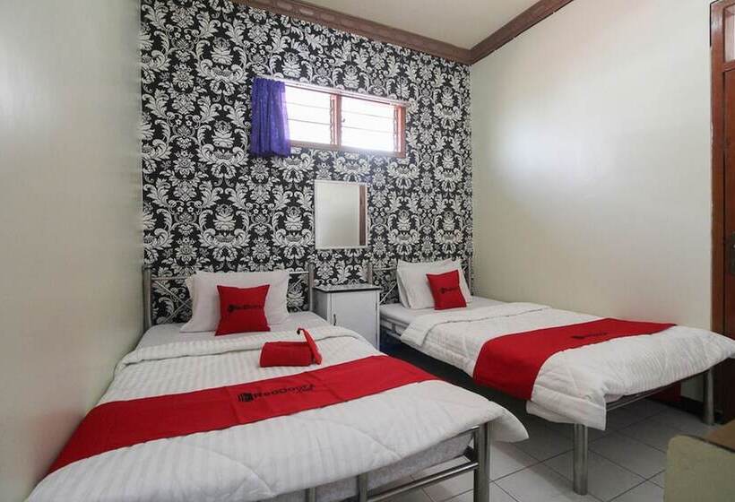 Номер Стандарт, Reddoorz Near Sarangan Lake