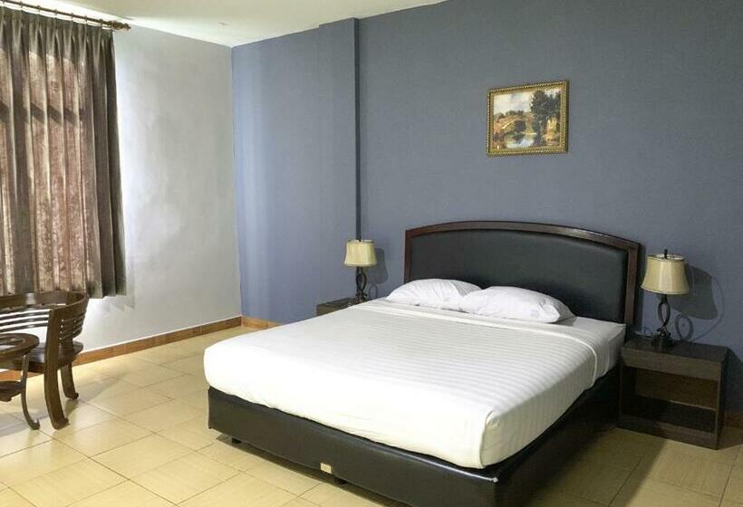 Номер Deluxe, Central City