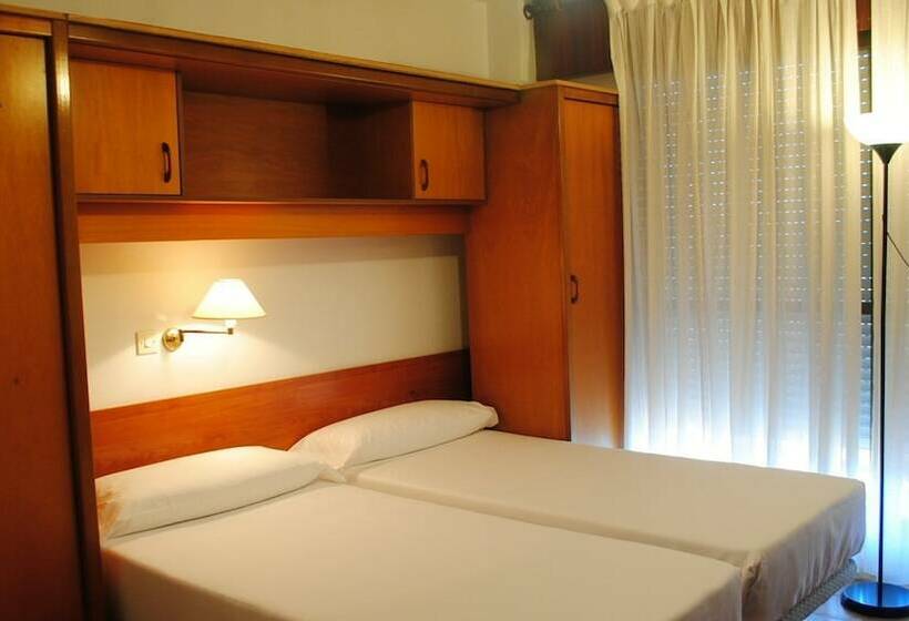 스탠다드 스튜디오, Apartamentos Turisticos Suaces