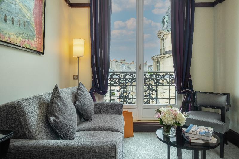 سوییت جونیور, Pont Royal Paris