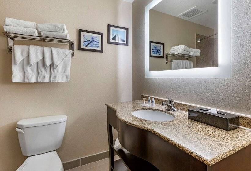 سوییت, Comfort Suites Phoenix Airport