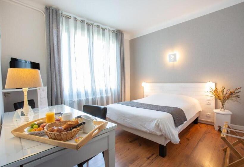 Номер Стандарт, Logis Hotel L Occitan 2 étoiles