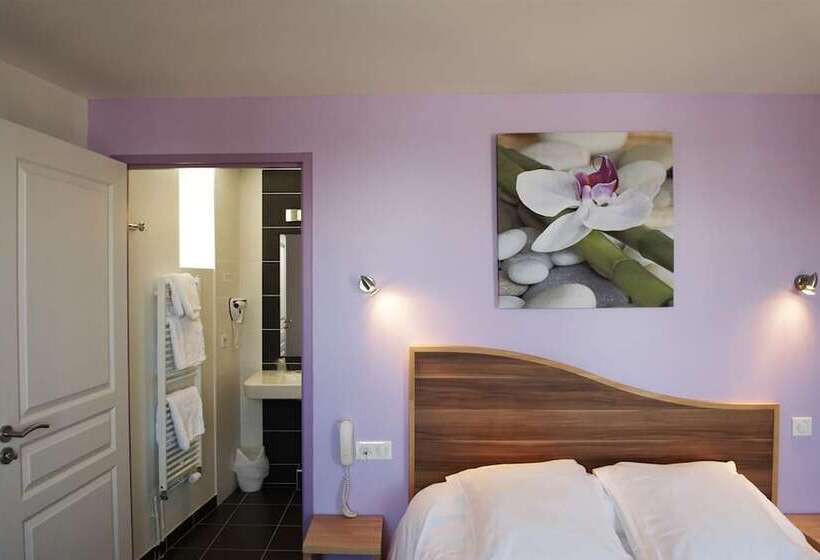 اتاق استاندارد با چشم‌انداز باغ, Logis Hotel Belle Vue
