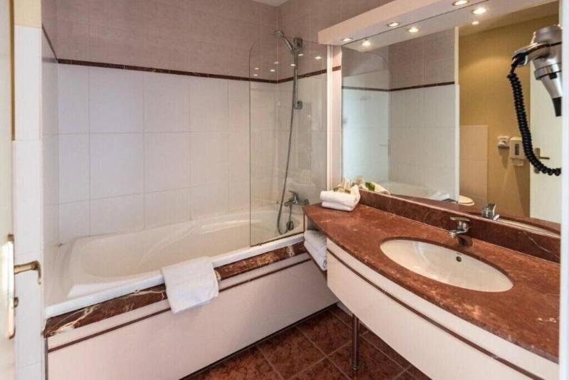 Номер Стандарт, Logis L Abreuvoir