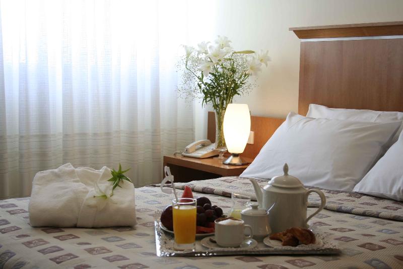 اتاق استاندارد, Ariston