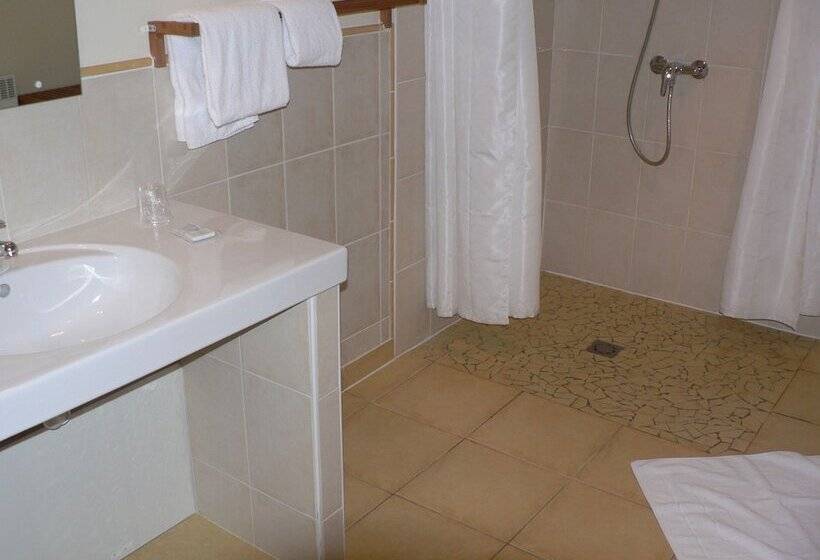 اتاق استاندارد سه نفره, Atlantis Hôtel