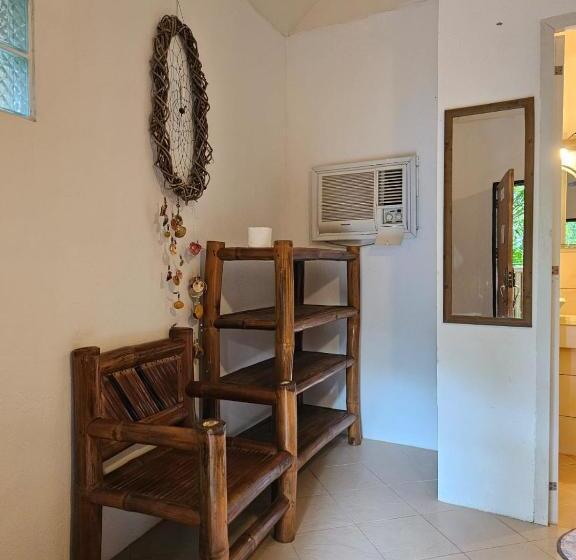 Номер Deluxe, Big Bamboo Beach Resort Sipalay