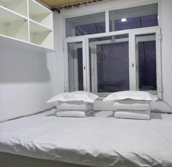Номер Стандарт, Xiaoguo Travellers  Home