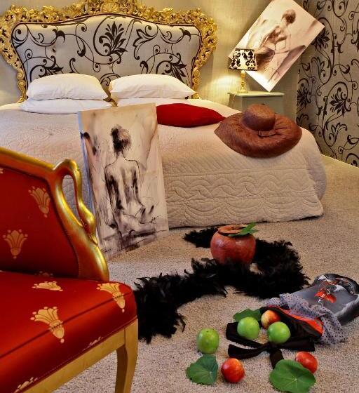 小型套房, Logis Hôtel Hostellerie Saint Jacques