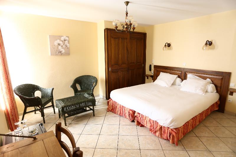 Номер Стандарт, Logis Hôtel Restaurant La Mère Biquette