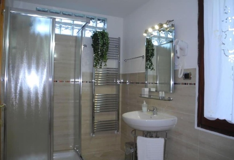 اتاق استاندارد, B&b La Chicca Di Francesca