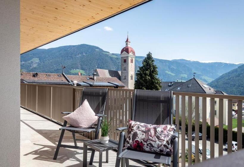 سوییت, Langhof