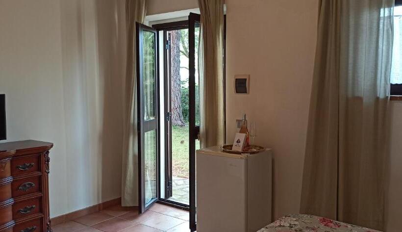 Номер Стандарт Вид на Сад, Agriturismo La Talpa