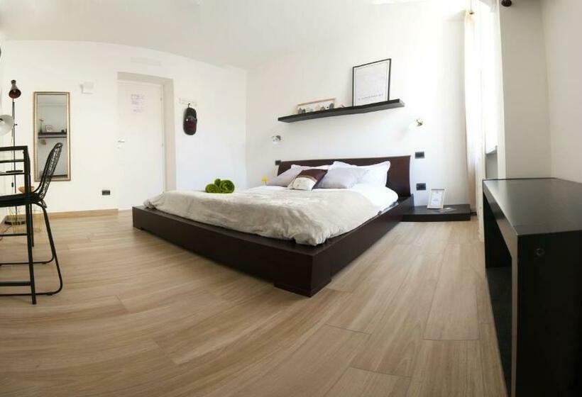 اتاق استاندارد با سرویس بهداشتی مشترک, Al Nifontano B&b   Ideal For Family Or Couples   2 Rooms   Lakeview