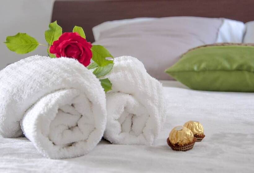 اتاق استاندارد با سرویس بهداشتی مشترک, Al Nifontano B&b   Ideal For Family Or Couples   2 Rooms   Lakeview