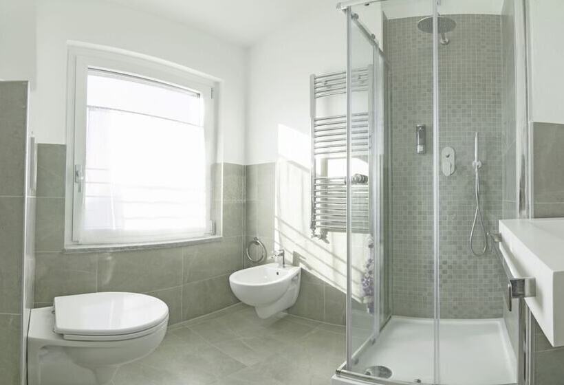 اتاق استاندارد با سرویس بهداشتی مشترک, Al Nifontano B&b   Ideal For Family Or Couples   2 Rooms   Lakeview