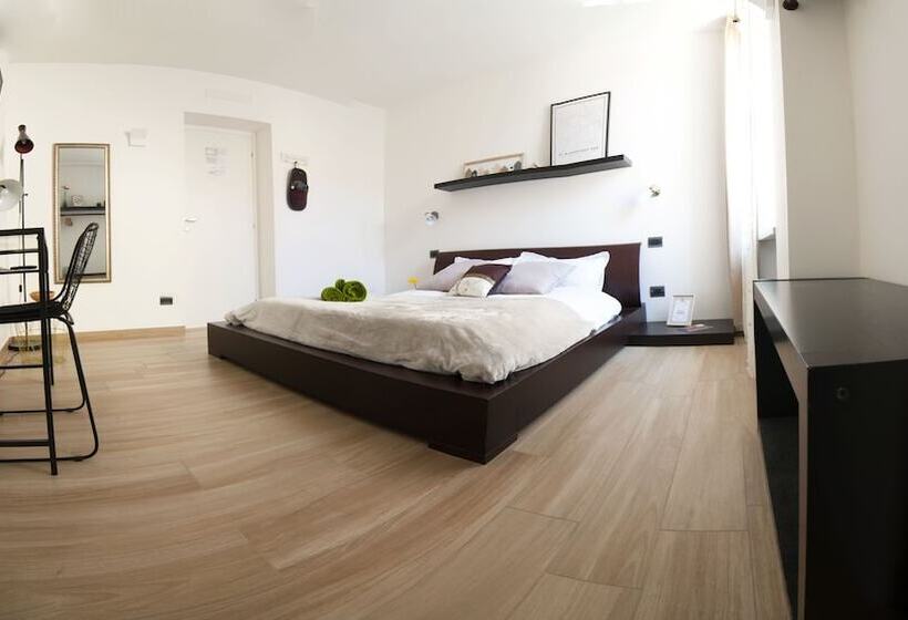 اتاق استاندارد با سرویس بهداشتی مشترک, Al Nifontano B&b   Ideal For Family Or Couples   2 Rooms   Lakeview
