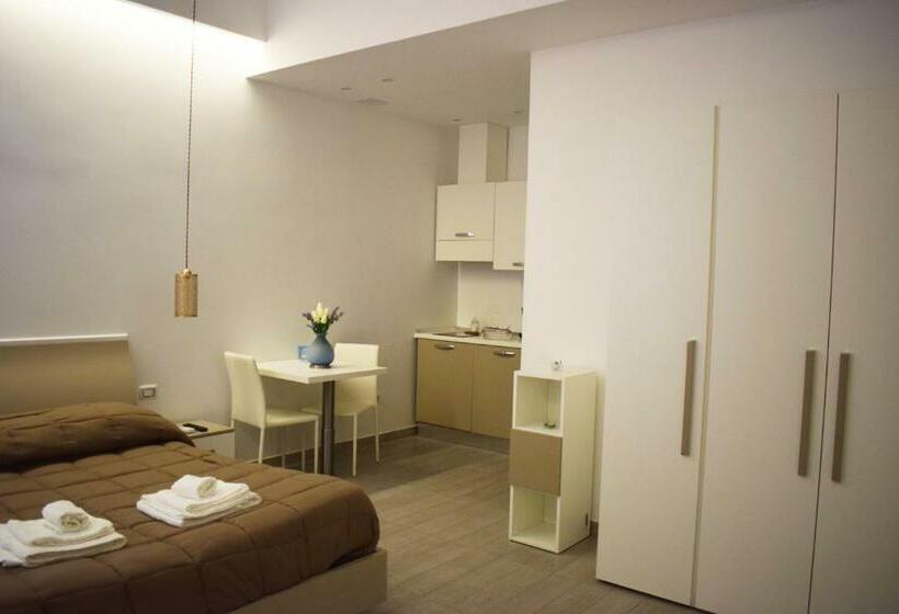 استودیوی لوکس, Il Borgo