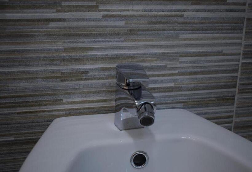 اتاق استاندارد با تخت بزرگ, Il Borgo