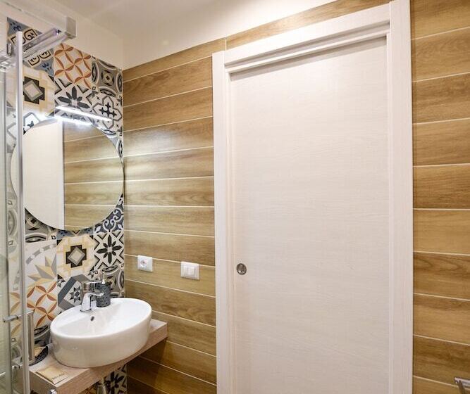 اتاق لوکس با چشمانداز شهر, B&b Casazeni