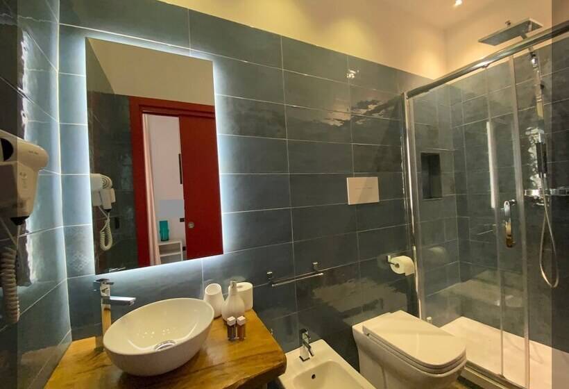اتاق اکونومی, Holiday Guesthouse
