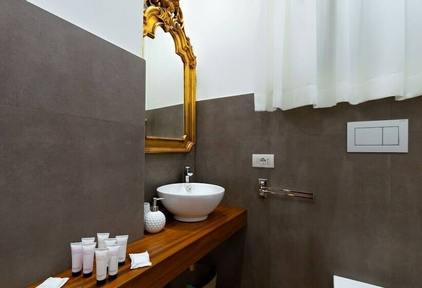 جناح مزود بجاكوزى, Naca Suite