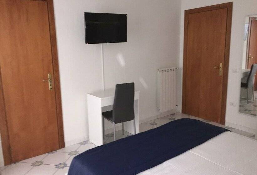 اتاق لوکس با بالکن, Casa Adele B&b