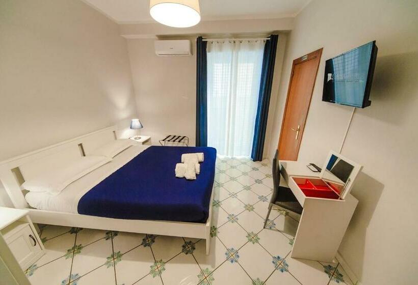 اتاق لوکس با بالکن, Casa Adele B&b