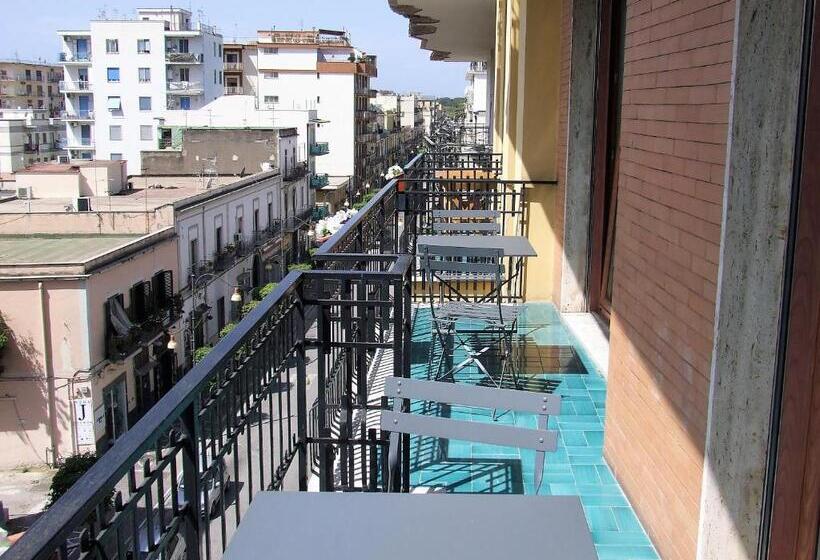 غرفة عائلية, Sanctuary Rooms