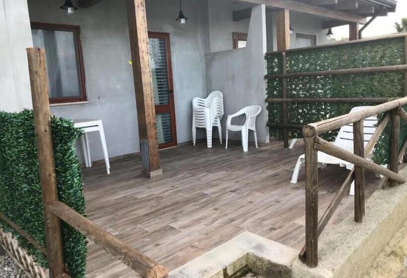 استودیوی استاندارد با چشم‌انداز دریا, Atlantis