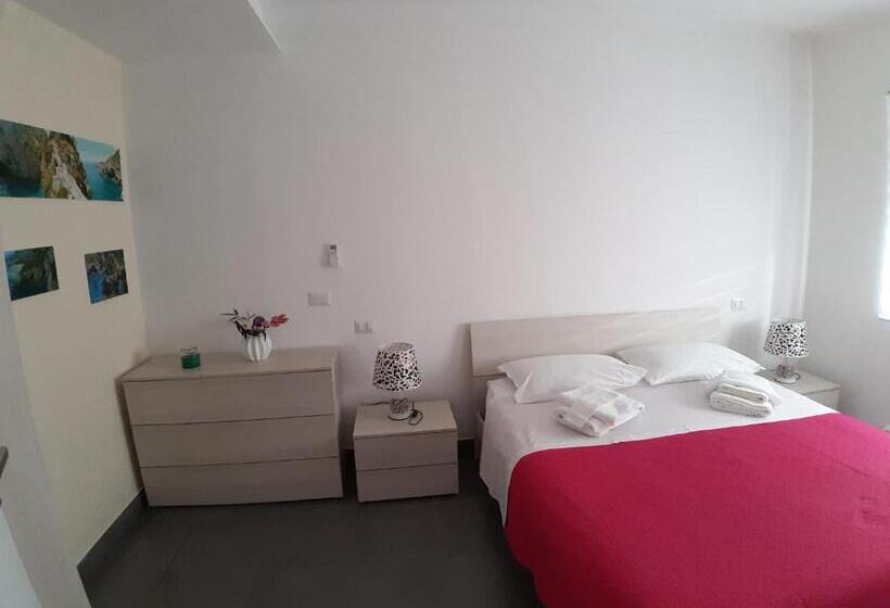 スタンダードルーム, Quiero Más B&b