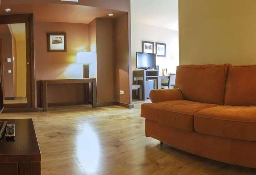 Семейный Номер, Gran Hotel Ciudad De Barbastro
