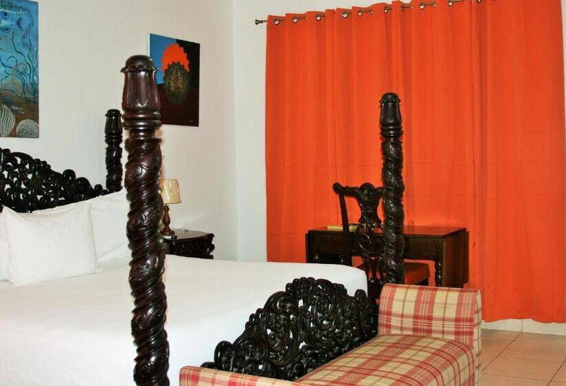سوییت اجرایی, La Posada Del Arcangel
